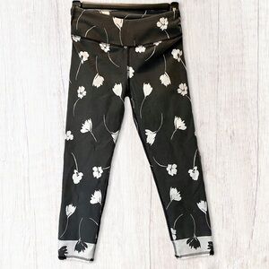 Fabletics Powerhold Salar Floral Capri Leggings Size XS